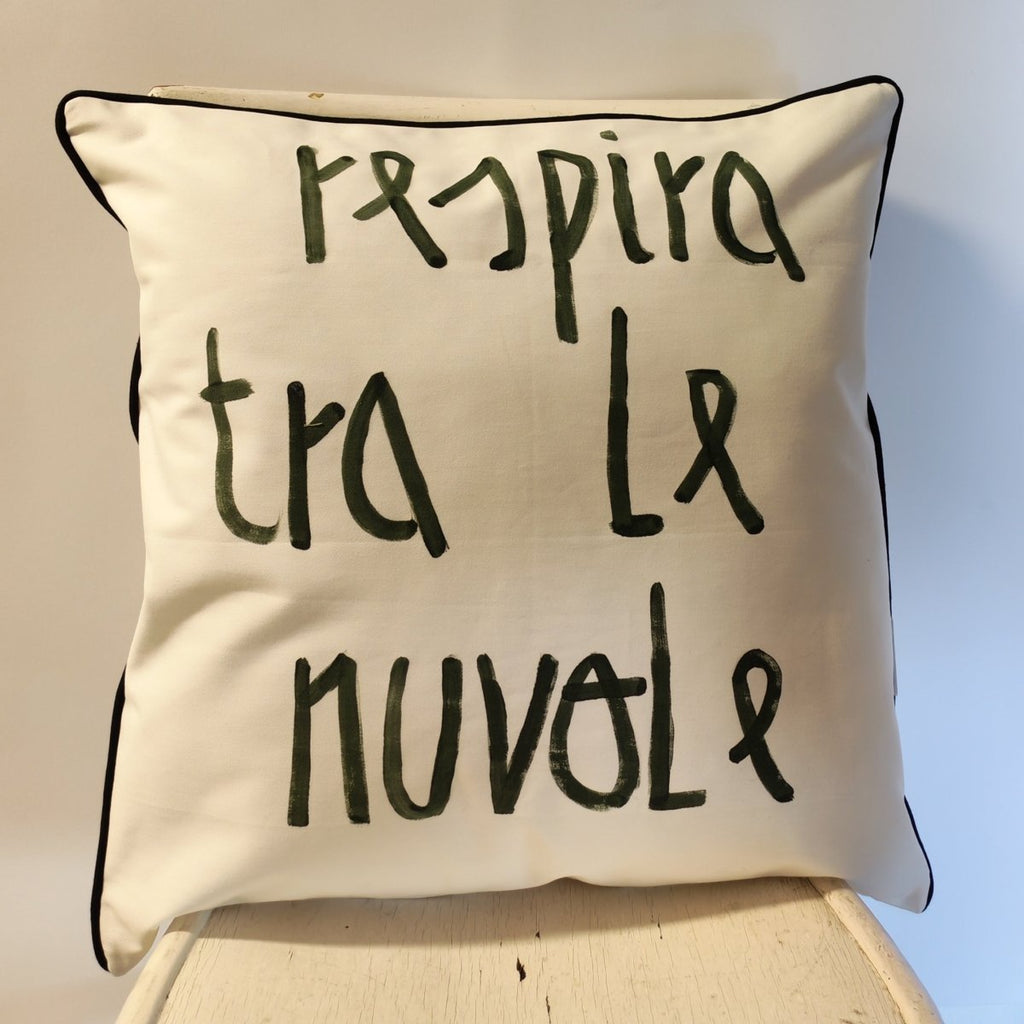 CUSCINO GRANDE RESPIRA TRA LE NUVOLE - Mentelocale